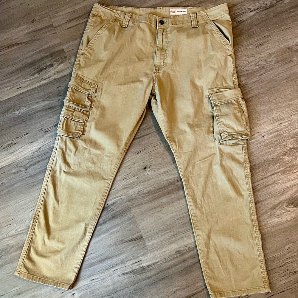 Wrangler Cargo Khaki Utility Outdoor Pants Regular Taper Size 38x30